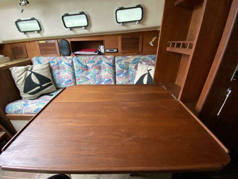 Comus 28ft Aloha Yacht For Sale