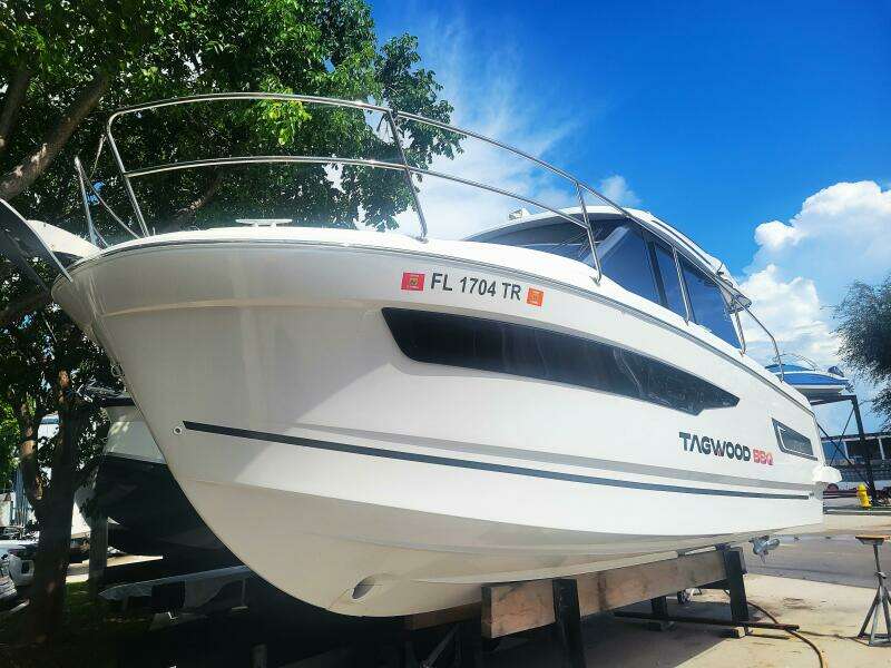 29ft Jeanneau Yacht For Sale