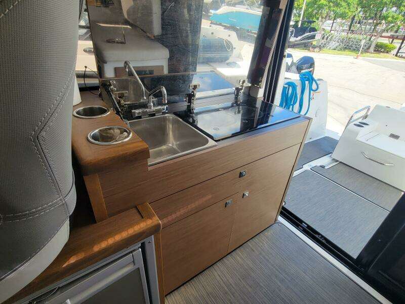 29ft Jeanneau Yacht For Sale