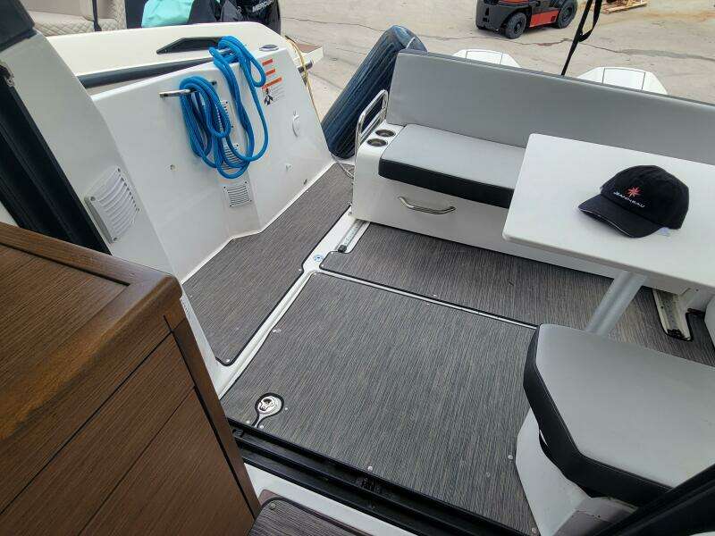 29ft Jeanneau Yacht For Sale