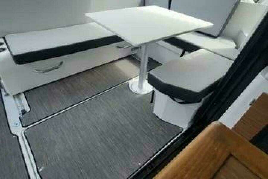 29ft Jeanneau Yacht For Sale