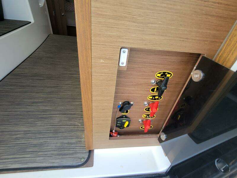 29ft Jeanneau Yacht For Sale