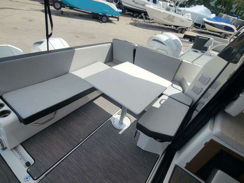 29ft Jeanneau Yacht For Sale