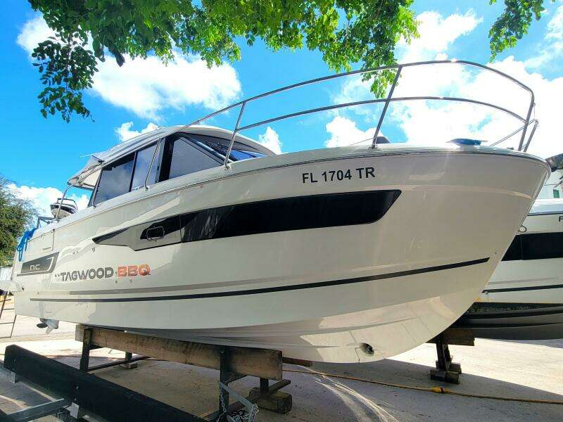 29ft Jeanneau Yacht For Sale