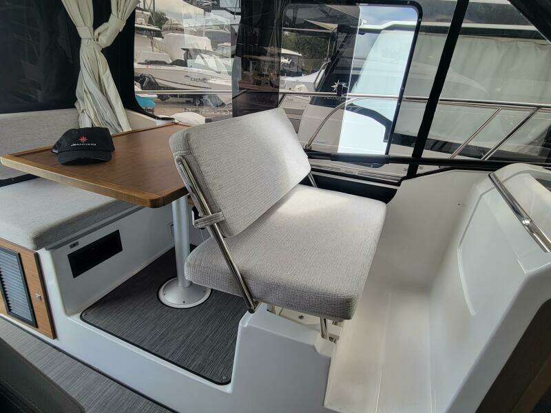 29ft Jeanneau Yacht For Sale