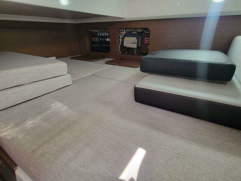 29ft Jeanneau Yacht For Sale