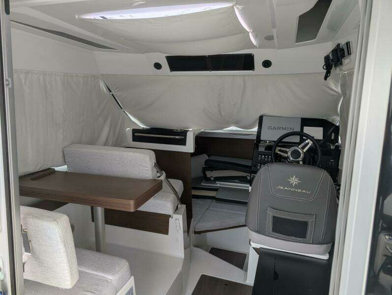 26ft Jeanneau Yacht For Sale