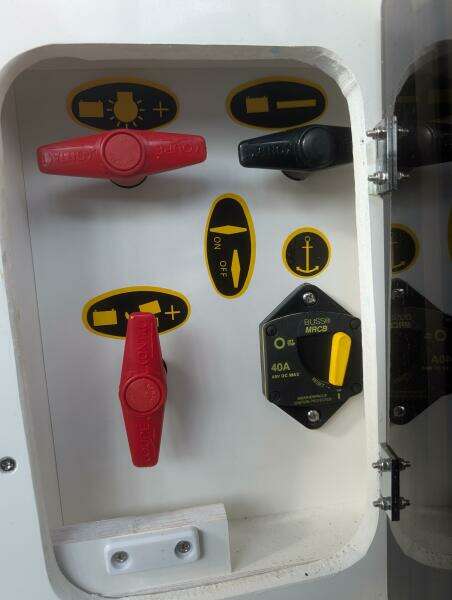 26ft Jeanneau Yacht For Sale