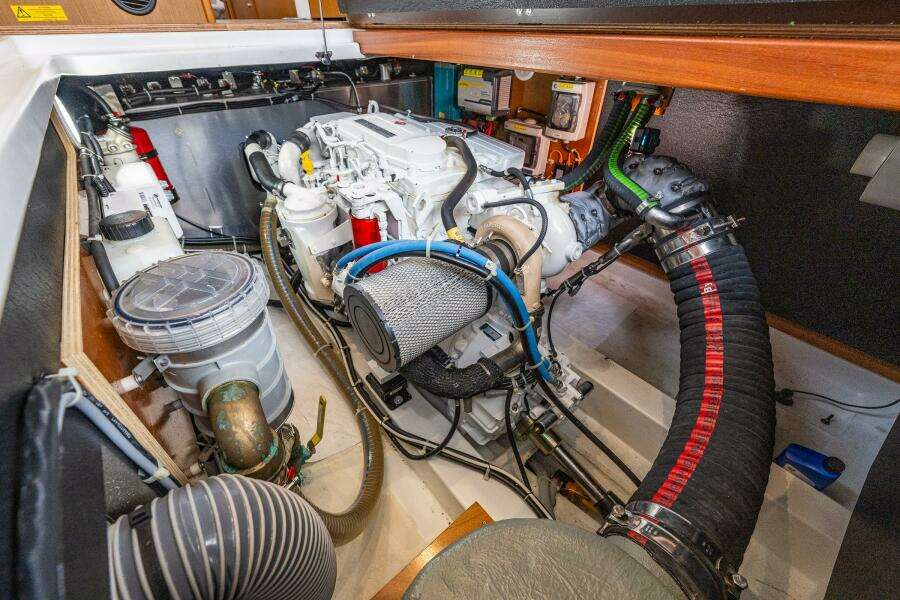 Cheers 35ft Beneteau Yacht For Sale