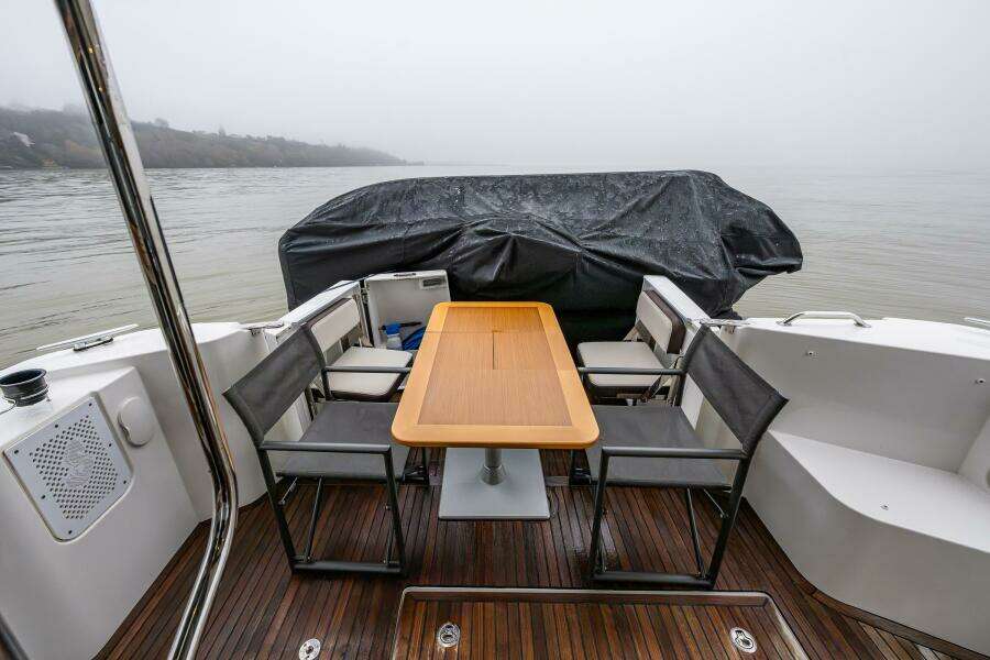 Cheers 35ft Beneteau Yacht For Sale