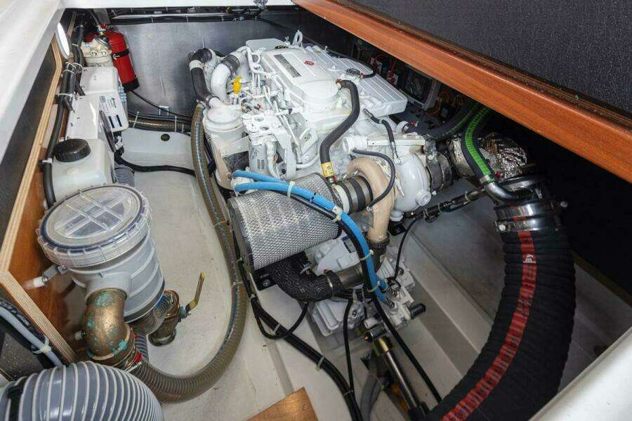 Cheers 35ft Beneteau Yacht For Sale