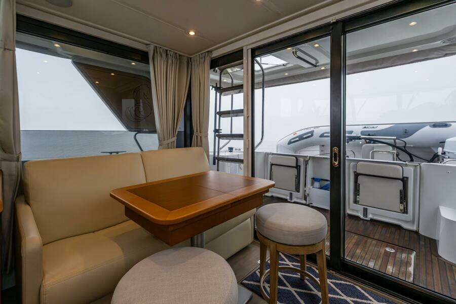 Cheers 35ft Beneteau Yacht For Sale