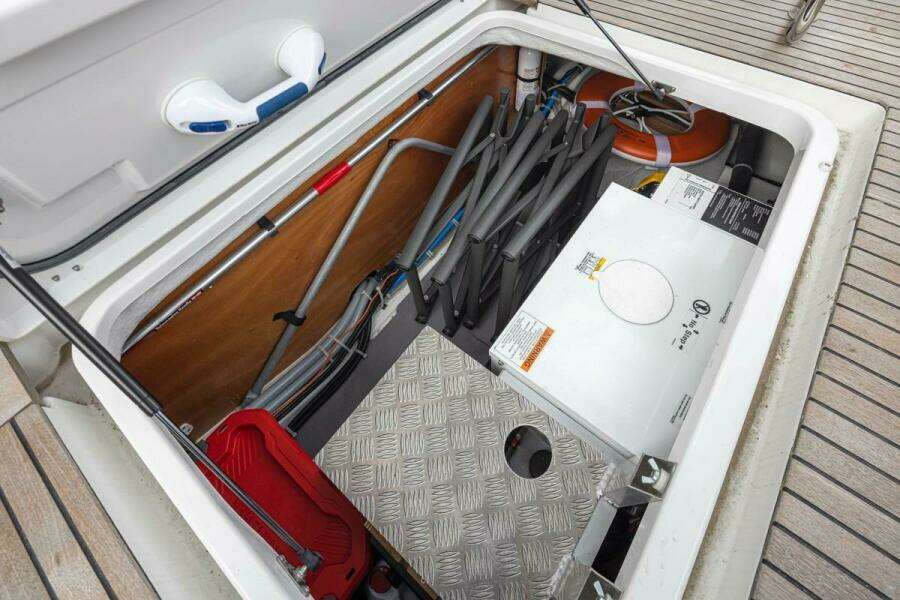 Cheers 35ft Beneteau Yacht For Sale