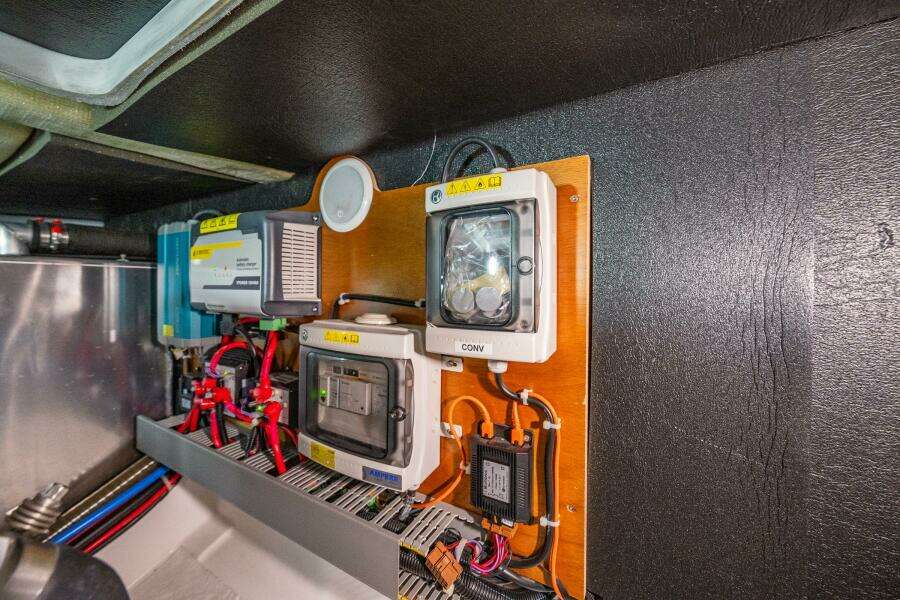 Cheers 35ft Beneteau Yacht For Sale