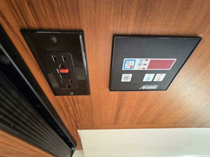 Rover 30ft Mainship Yacht For Sale