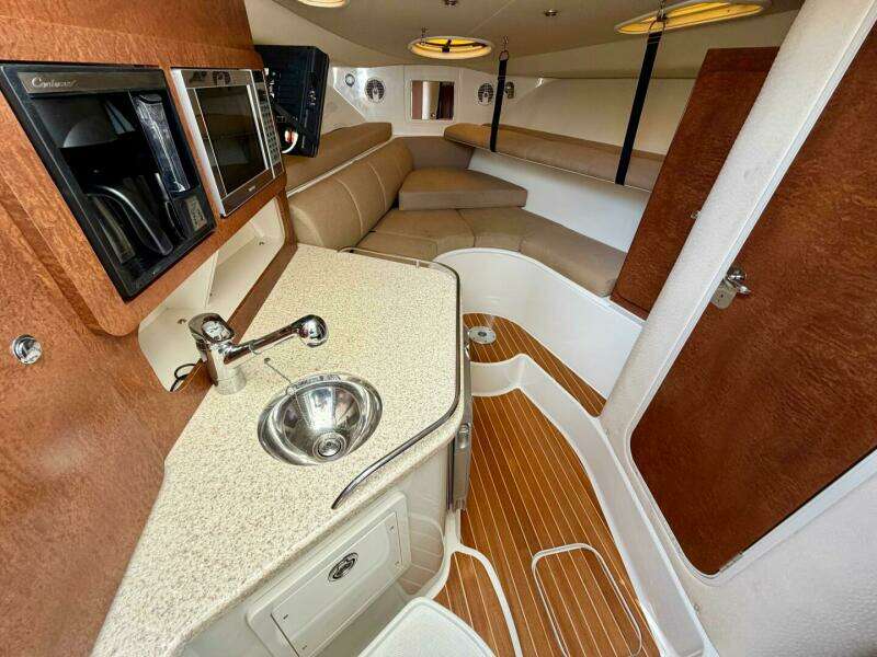 TILIKUM 35ft Hydra Sports Yacht For Sale