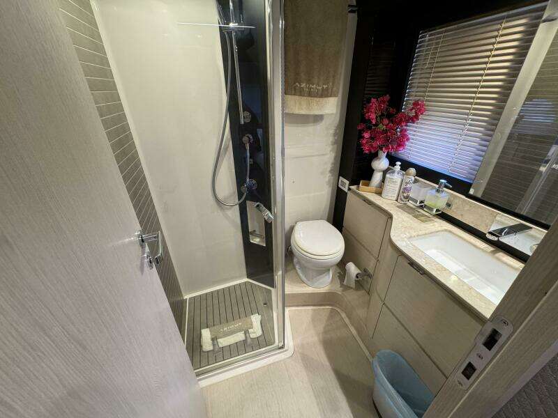 66ft Azimut Yacht For Sale