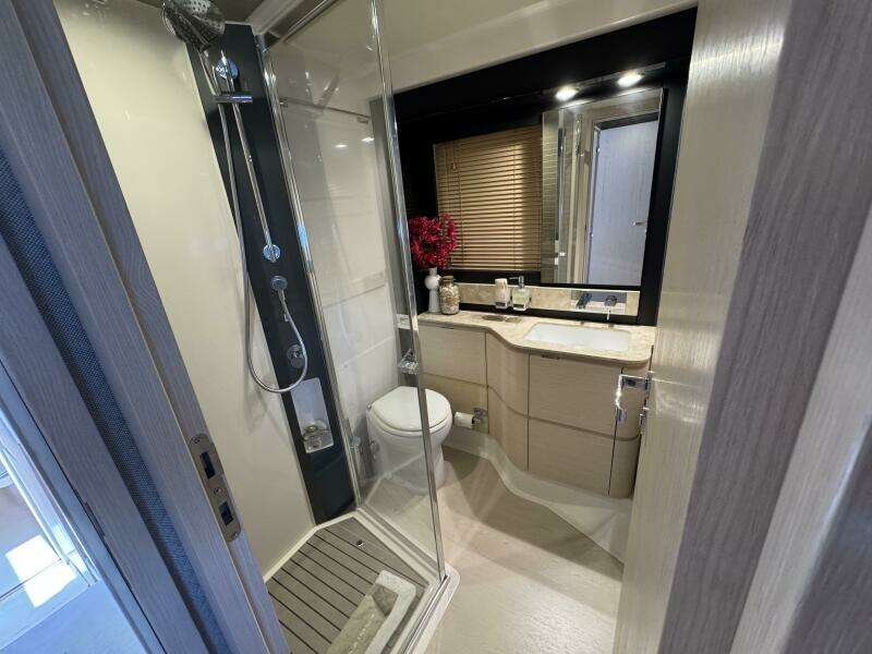 66ft Azimut Yacht For Sale