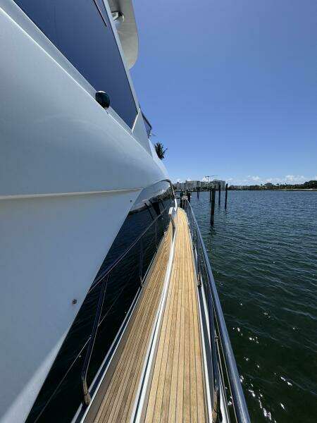 66ft Azimut Yacht For Sale