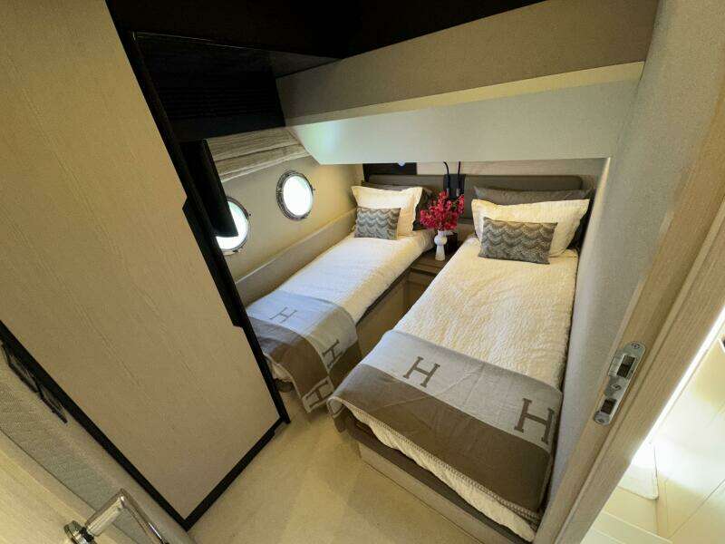 66ft Azimut Yacht For Sale