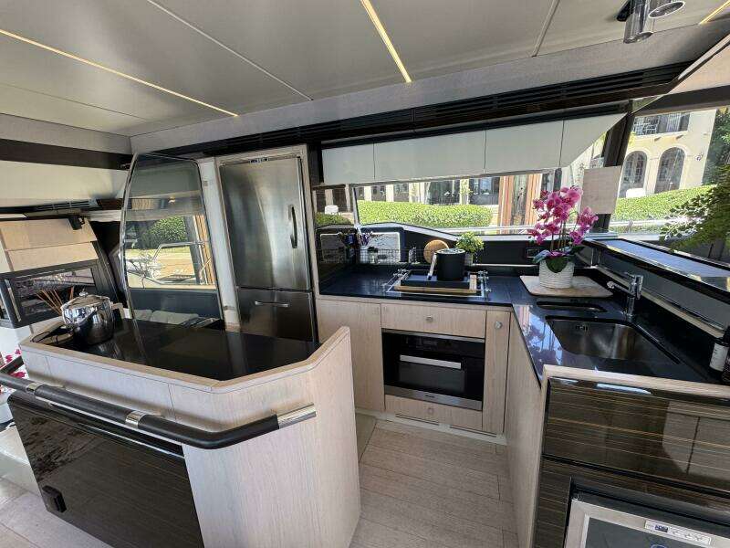 66ft Azimut Yacht For Sale