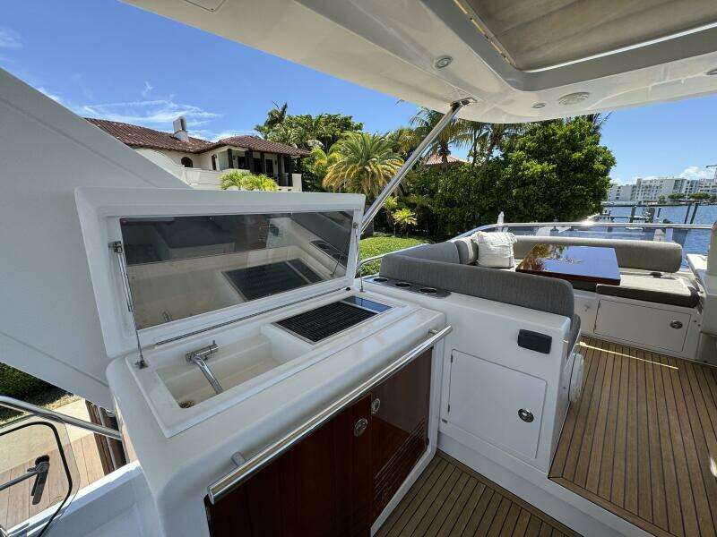 66ft Azimut Yacht For Sale