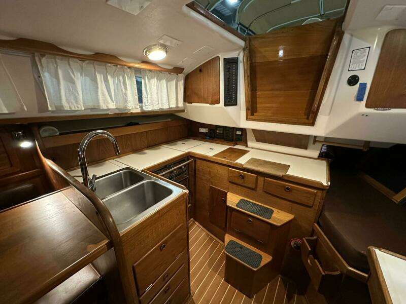 Key 34ft Sabre Yacht For Sale