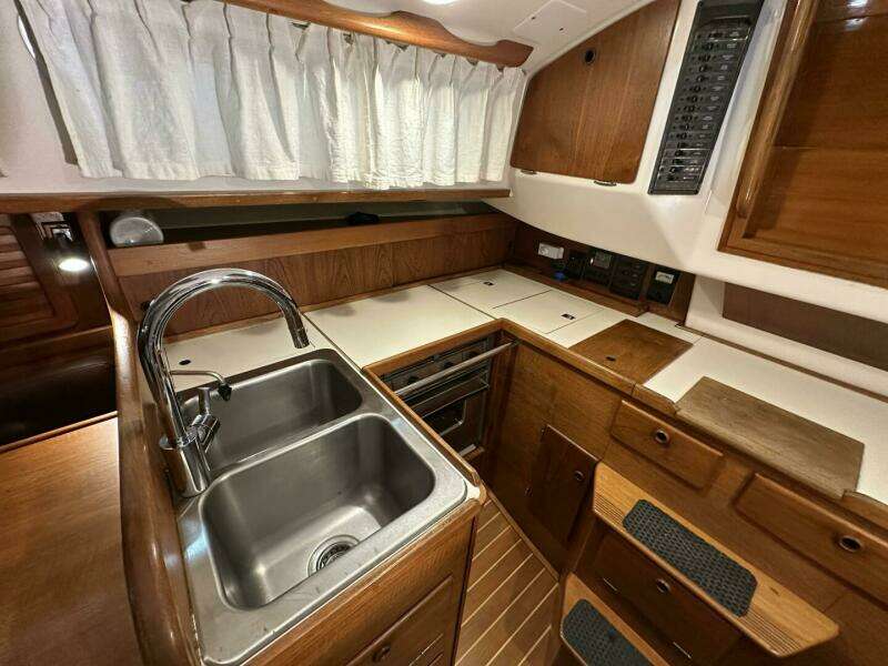 Key 34ft Sabre Yacht For Sale