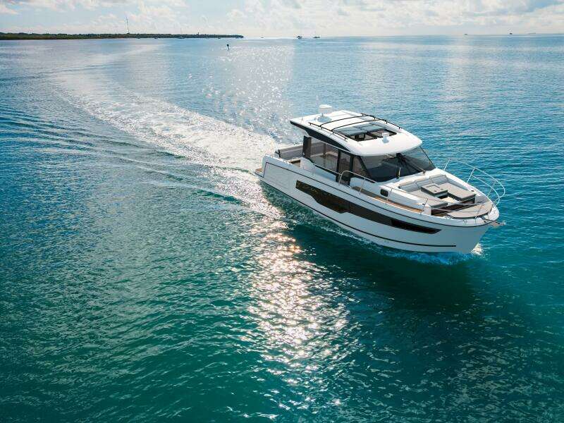 35ft Jeanneau Yacht For Sale