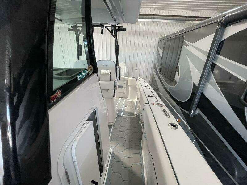 25ft Stingray Yacht For Sale