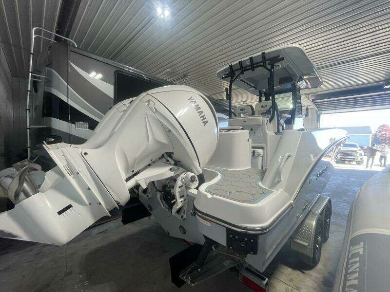 25ft Stingray Yacht For Sale