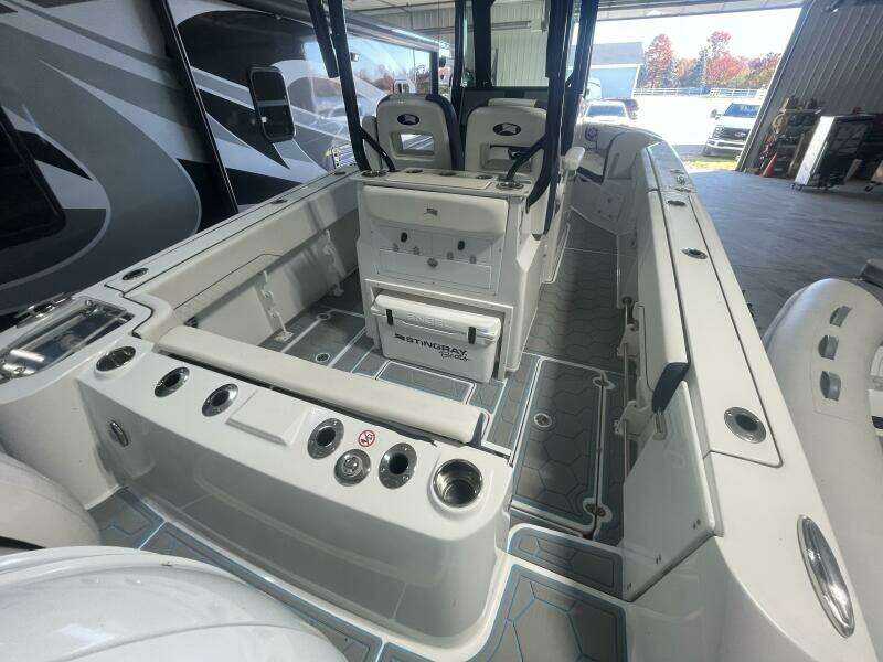 25ft Stingray Yacht For Sale
