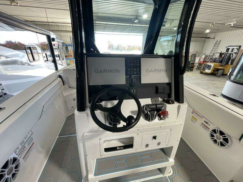 25ft Stingray Yacht For Sale