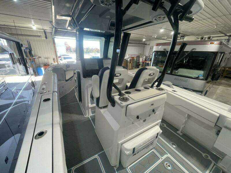 25ft Stingray Yacht For Sale