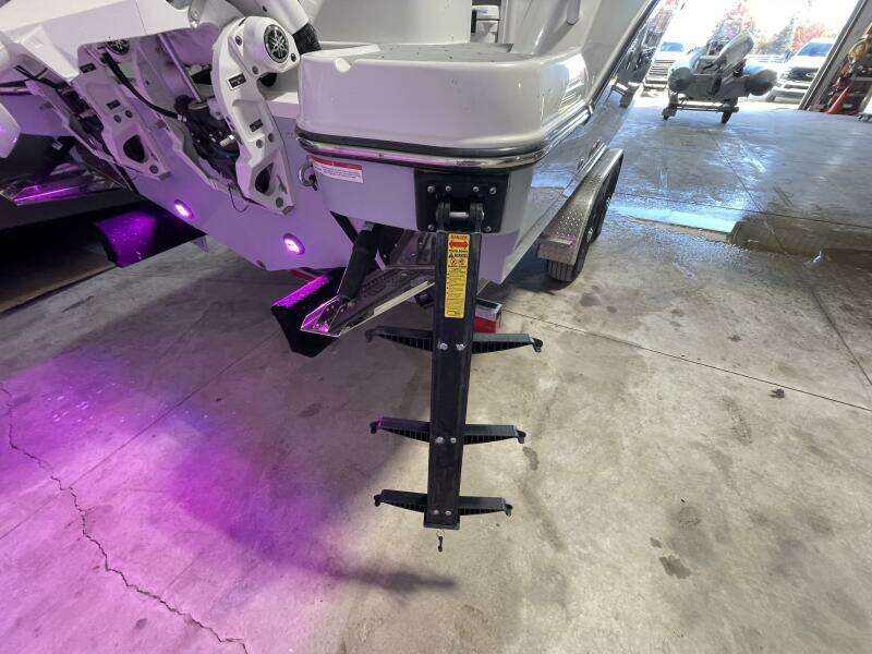 25ft Stingray Yacht For Sale