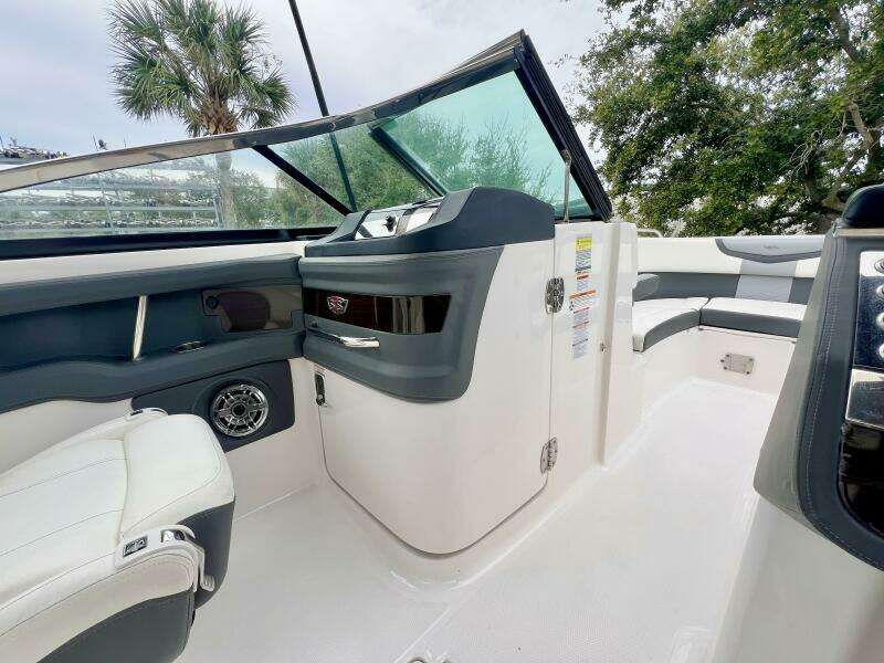 26ft Chaparral Yacht For Sale