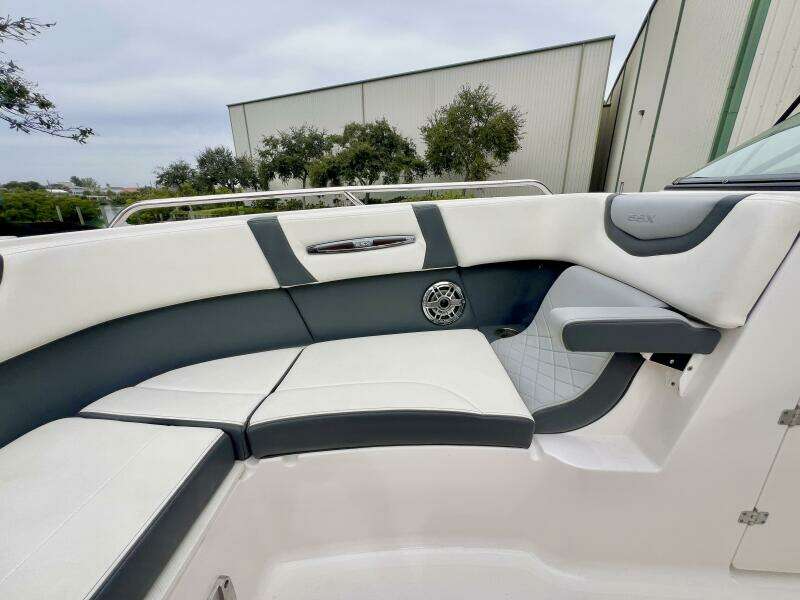 26ft Chaparral Yacht For Sale