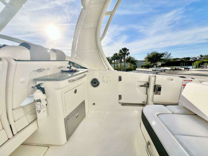 28ft Chaparral Yacht For Sale