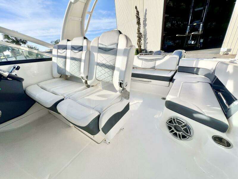 28ft Chaparral Yacht For Sale