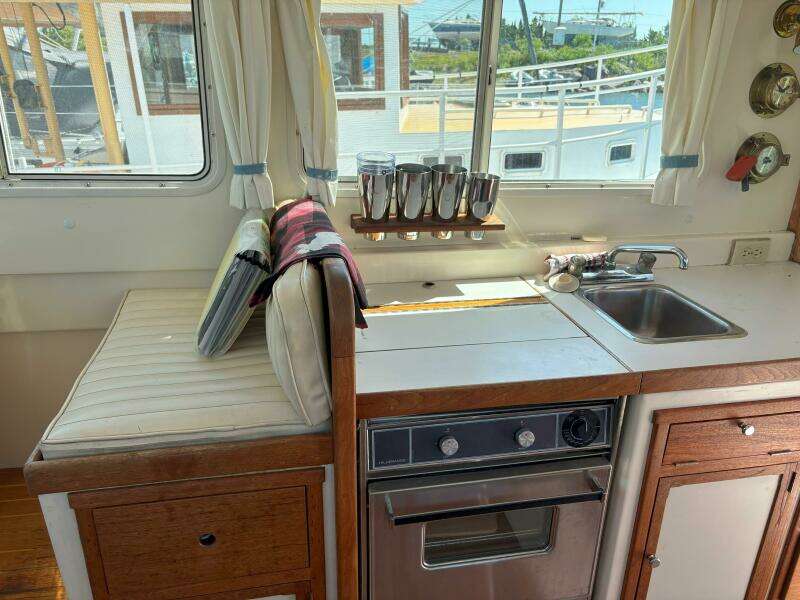 Birne 31ft Blue Seas Yacht For Sale