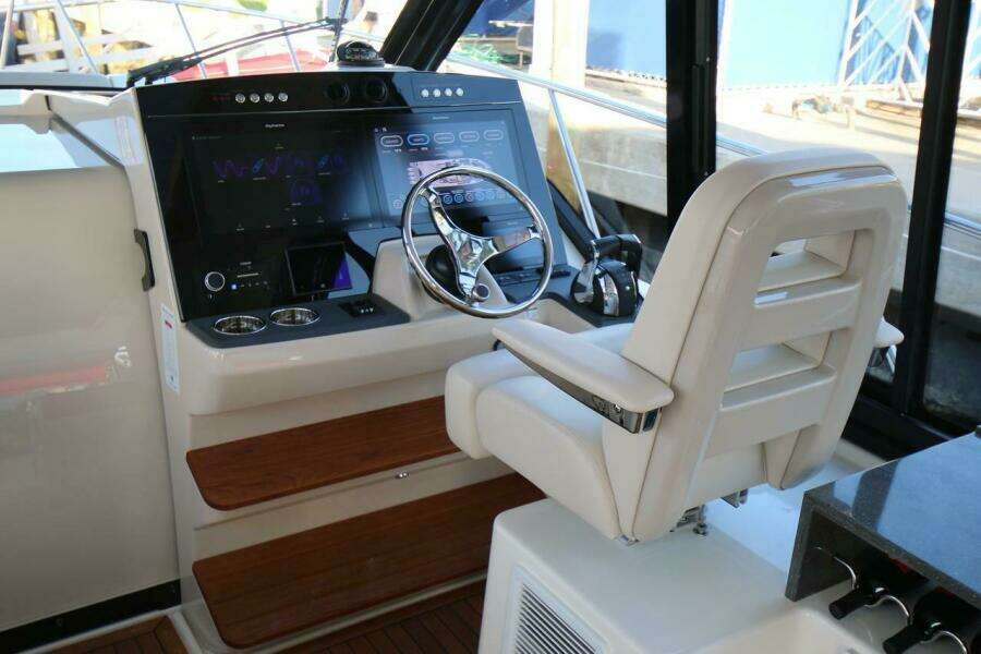 LA GRISSELLE 41ft Boston Whaler Yacht For Sale
