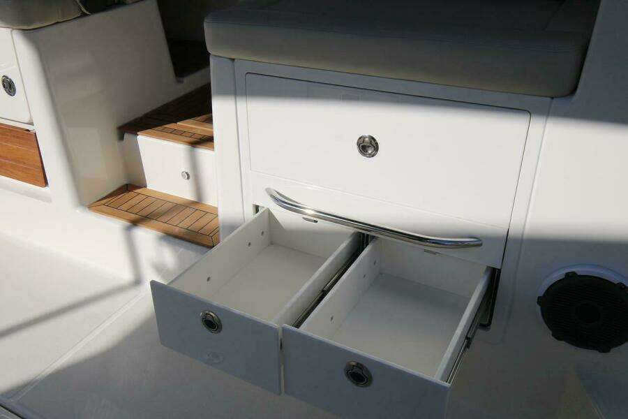 LA GRISSELLE 41ft Boston Whaler Yacht For Sale