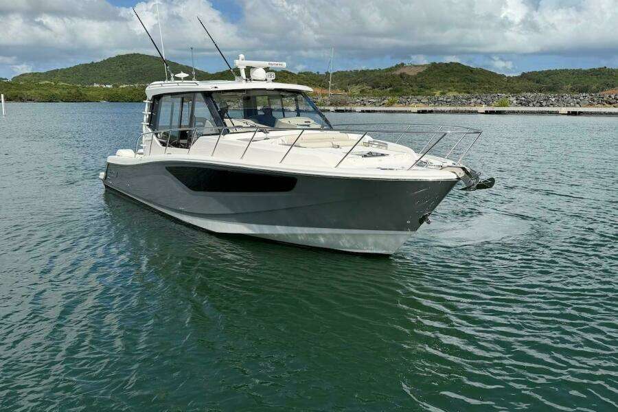 LA GRISSELLE 41ft Boston Whaler Yacht For Sale