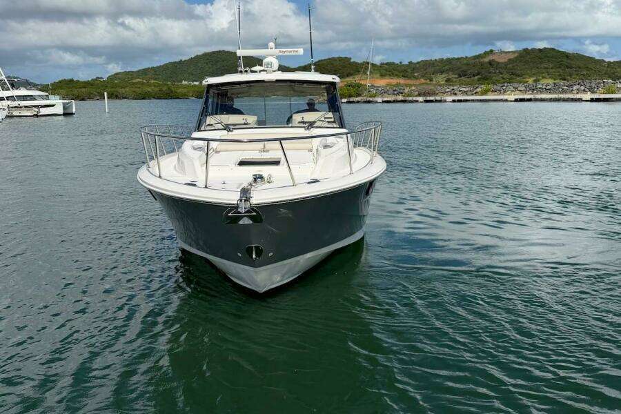 LA GRISSELLE 41ft Boston Whaler Yacht For Sale
