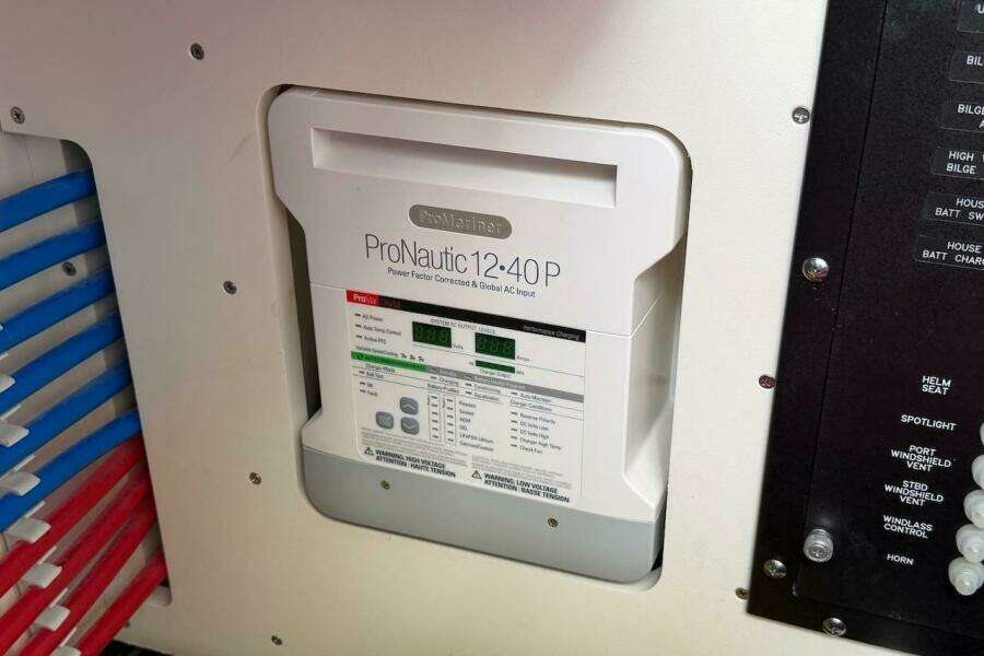 LA GRISSELLE 41ft Boston Whaler Yacht For Sale