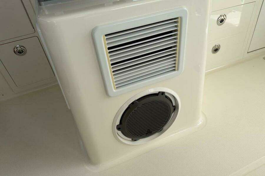 LA GRISSELLE 41ft Boston Whaler Yacht For Sale