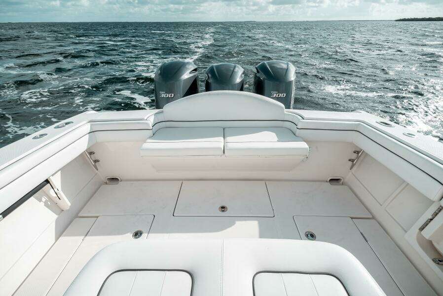 34ft Jupiter Yacht For Sale