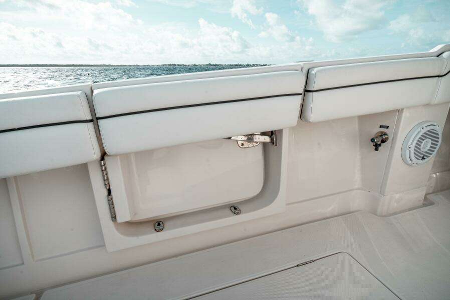 34ft Jupiter Yacht For Sale