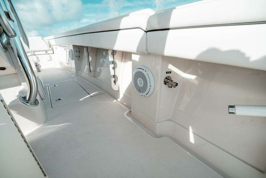 34ft Jupiter Yacht For Sale
