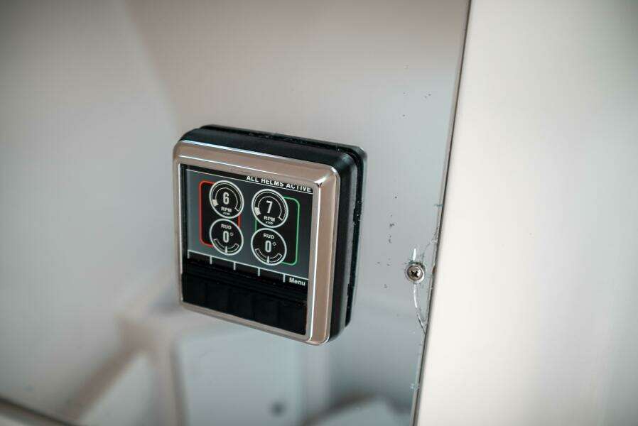 34ft Jupiter Yacht For Sale